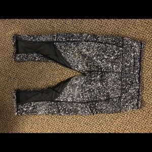 lululemon speckled capris